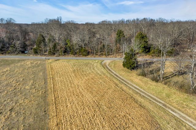 2340 Ridge Rd, Mc Ewen, TN 37101