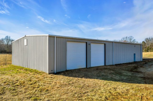 2340 Ridge Rd, Mc Ewen, TN 37101