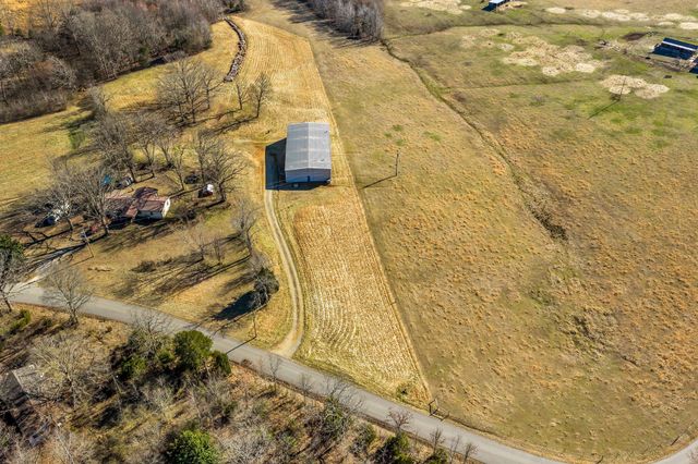 2340 Ridge Rd, Mc Ewen, TN 37101