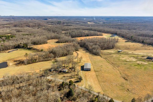 2340 Ridge Rd, Mc Ewen, TN 37101