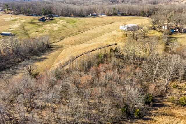 2340 Ridge Rd, Mc Ewen, TN 37101