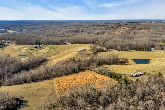 2340 Ridge Rd, Mc Ewen, TN 37101