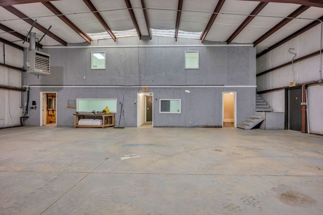 2340 Ridge Rd, Mc Ewen, TN 37101