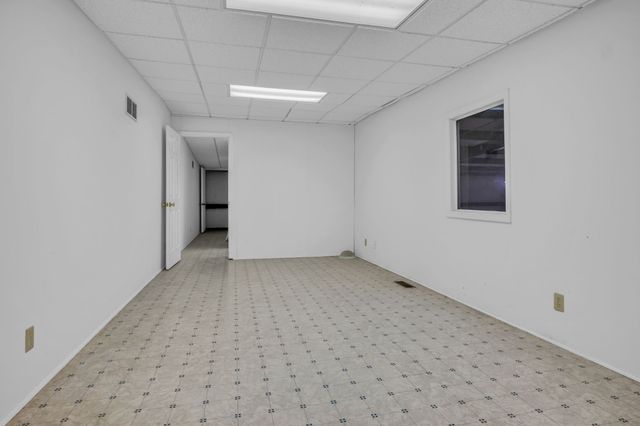 2340 Ridge Rd, Mc Ewen, TN 37101