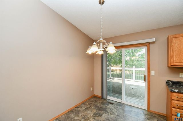 6115 S Aaron Ave Avenue, Sioux Falls, SD 57106
