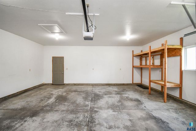 6115 S Aaron Ave Avenue, Sioux Falls, SD 57106