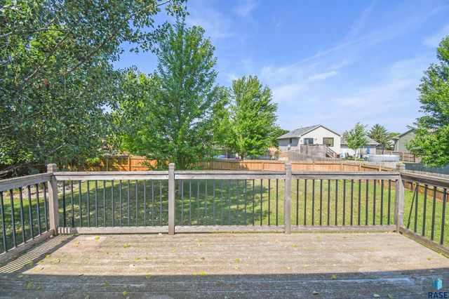 6115 S Aaron Ave Avenue, Sioux Falls, SD 57106