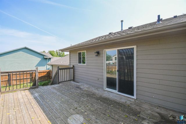 6115 S Aaron Ave Avenue, Sioux Falls, SD 57106