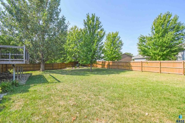 6115 S Aaron Ave Avenue, Sioux Falls, SD 57106