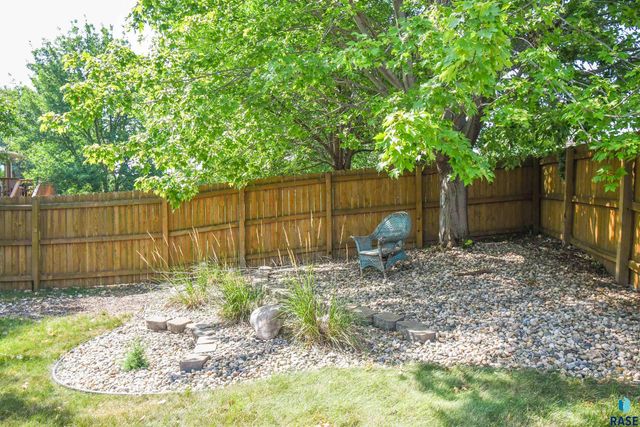 6115 S Aaron Ave Avenue, Sioux Falls, SD 57106