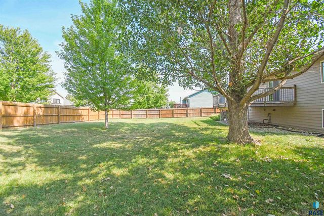 6115 S Aaron Ave Avenue, Sioux Falls, SD 57106