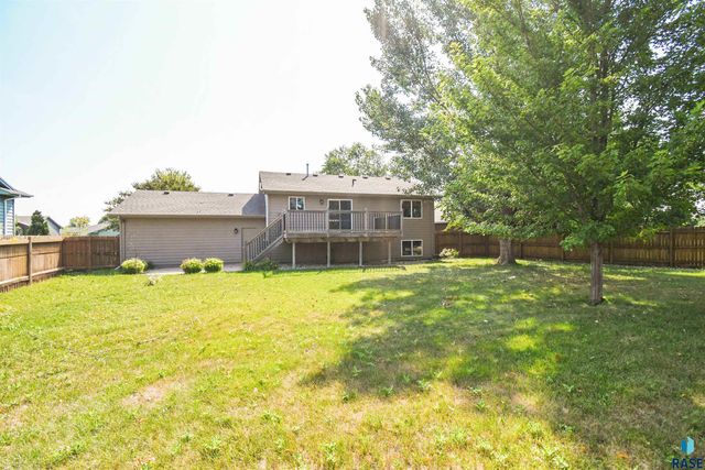6115 S Aaron Ave Avenue, Sioux Falls, SD 57106
