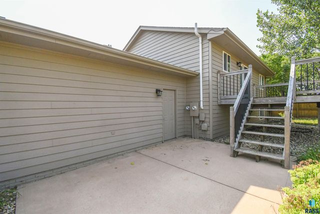 6115 S Aaron Ave Avenue, Sioux Falls, SD 57106