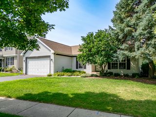 6307 Dunroven Lakes Road, Carpentersville, IL 60110