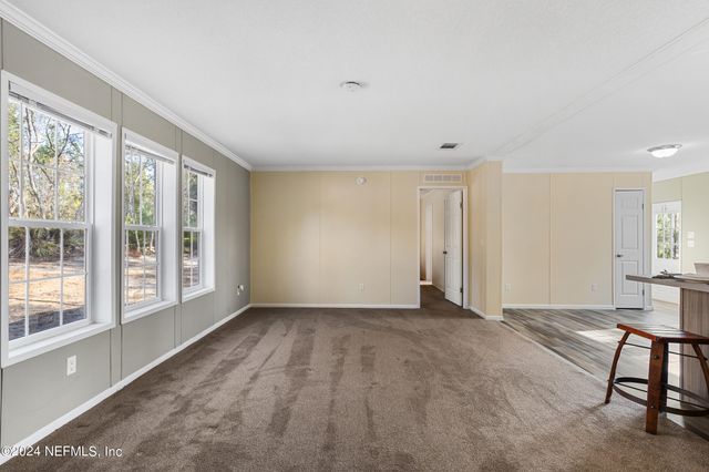 101 LONG BRANCH Court, Interlachen, FL 32148