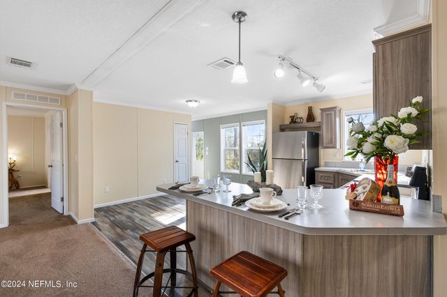 101 LONG BRANCH Court, Interlachen, FL 32148