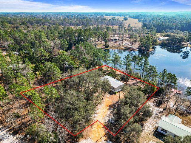 101 LONG BRANCH Court, Interlachen, FL 32148