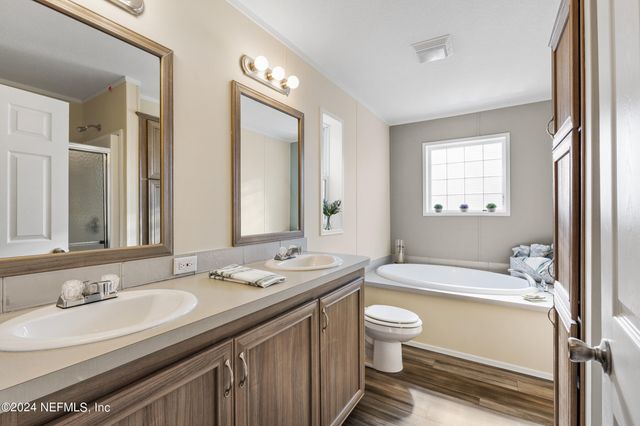 101 LONG BRANCH Court, Interlachen, FL 32148