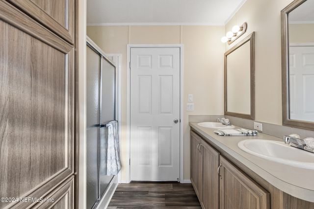 101 LONG BRANCH Court, Interlachen, FL 32148