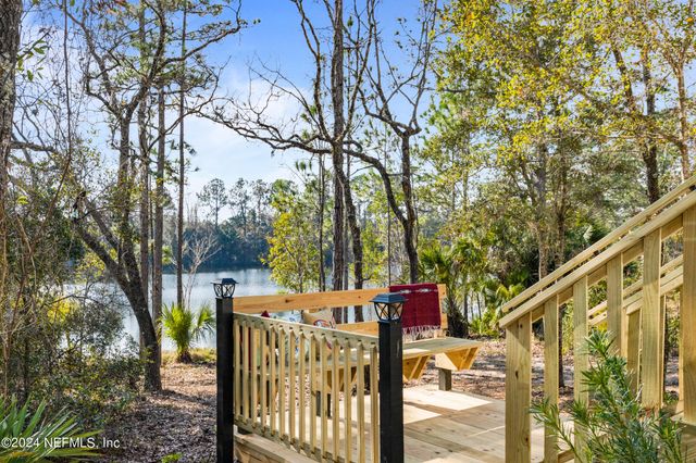 101 LONG BRANCH Court, Interlachen, FL 32148