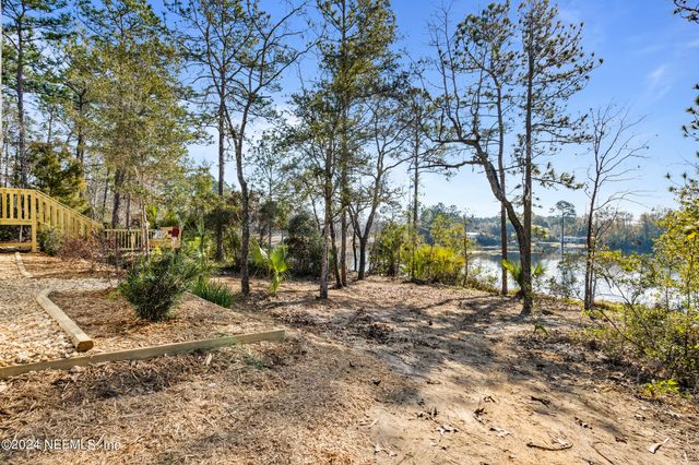 101 LONG BRANCH Court, Interlachen, FL 32148