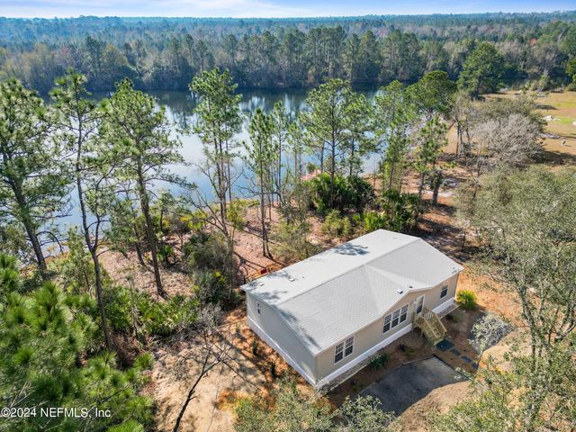 101 LONG BRANCH Court, Interlachen, FL 32148