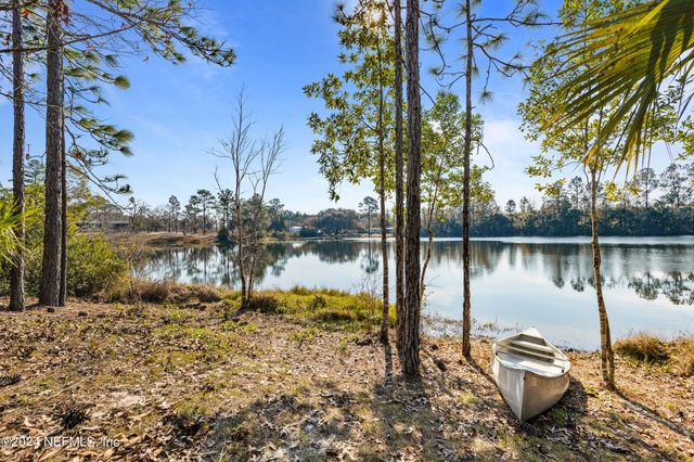 101 LONG BRANCH Court, Interlachen, FL 32148