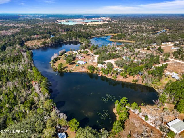 101 LONG BRANCH Court, Interlachen, FL 32148