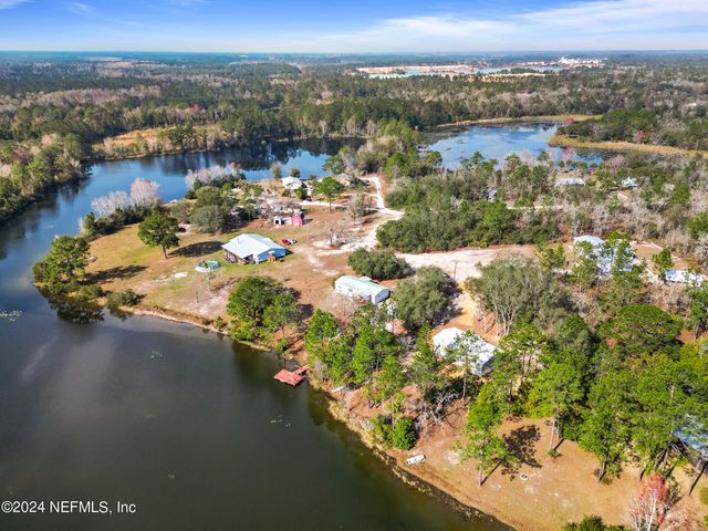 101 LONG BRANCH Court, Interlachen, FL 32148