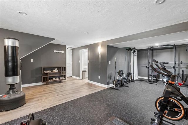 809 Lindenwood Lane, Liberty, MO 64068