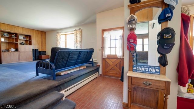 7 Charles Rd, Holland Twp., NJ 08848