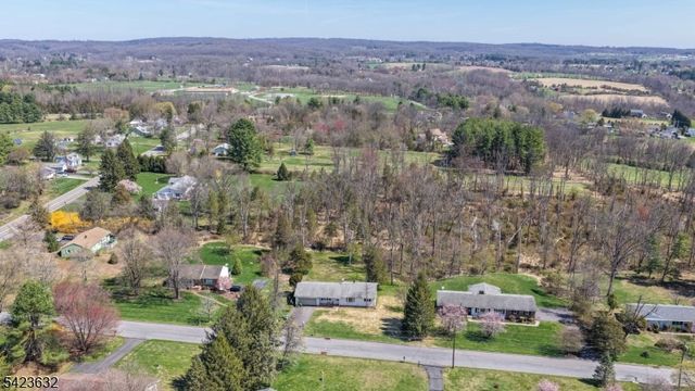 7 Charles Rd, Holland Twp., NJ 08848