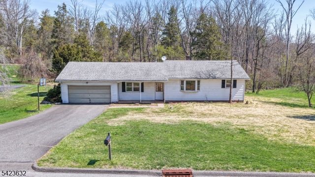 7 Charles Rd, Holland Twp., NJ 08848