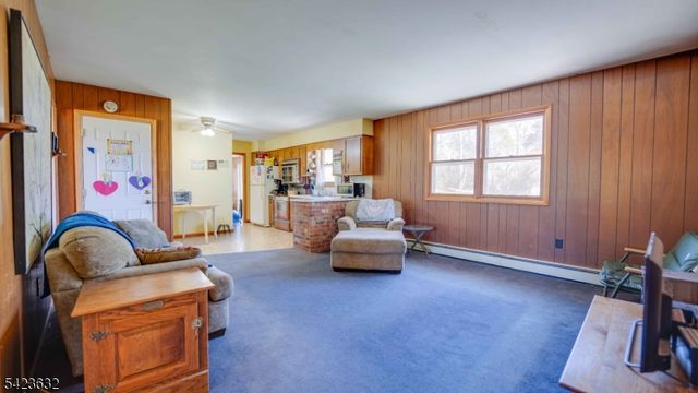 7 Charles Rd, Holland Twp., NJ 08848