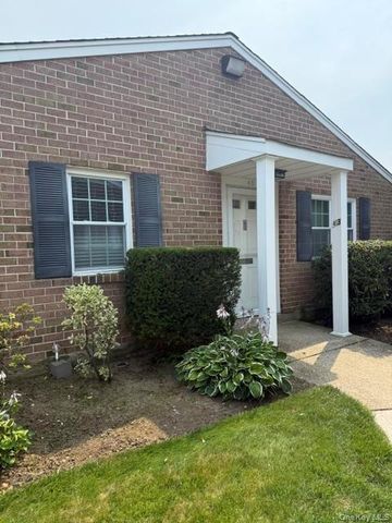 43 Harbor N, Amityville, NY 11701
