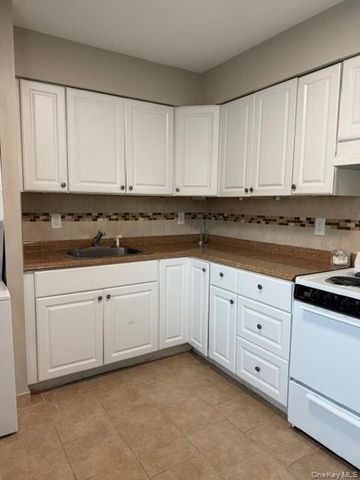 43 Harbor N, Amityville, NY 11701