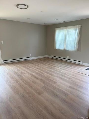 43 Harbor N, Amityville, NY 11701