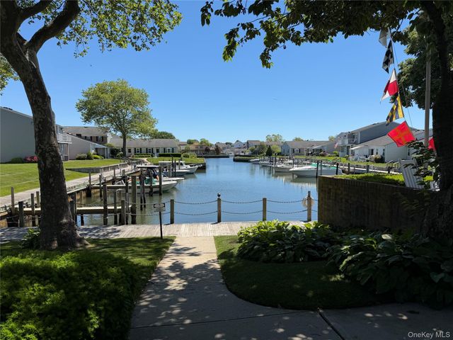 43 Harbor N, Amityville, NY 11701