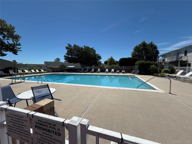 43 Harbor N, Amityville, NY 11701