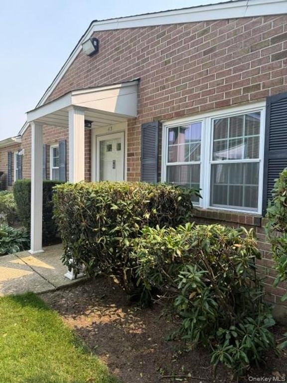 43 Harbor N, Amityville, NY 11701