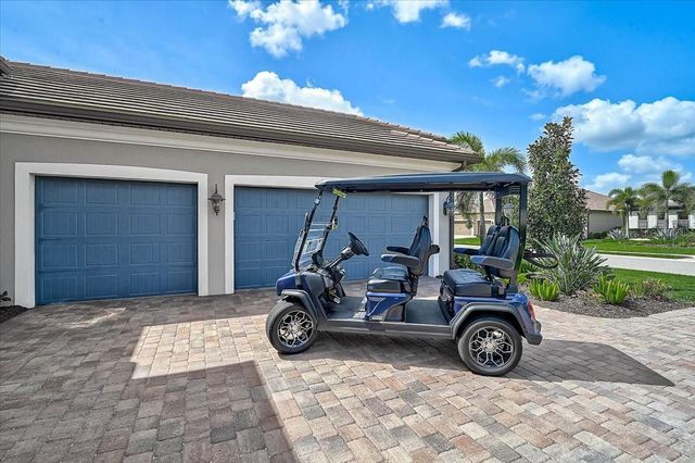 5817 MULLIGAN WAY, Bradenton, FL 34211