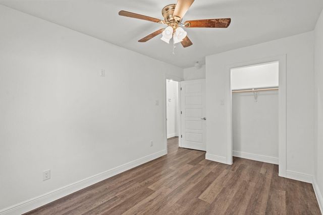 7009 Oleander Drive, Hitchcock, TX 77563