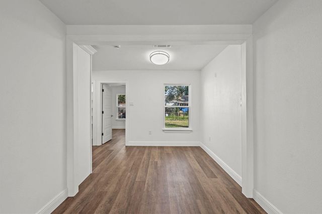 7009 Oleander Drive, Hitchcock, TX 77563