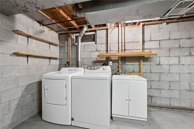 212 Shady Ridge Dr, Monroeville, PA 15146