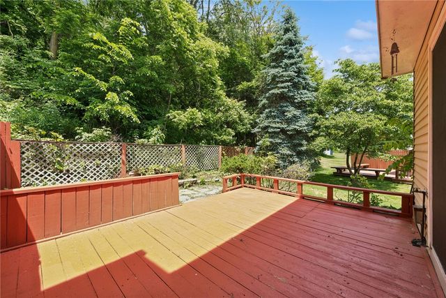 212 Shady Ridge Dr, Monroeville, PA 15146