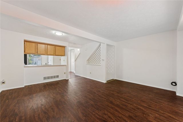 212 Shady Ridge Dr, Monroeville, PA 15146