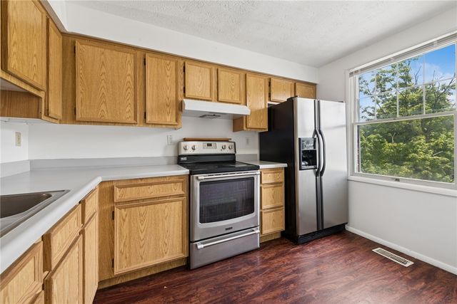 212 Shady Ridge Dr, Monroeville, PA 15146