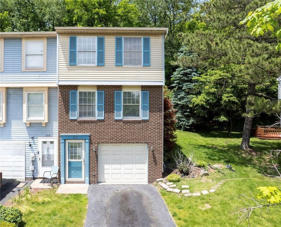 212 Shady Ridge Dr, Monroeville, PA 15146