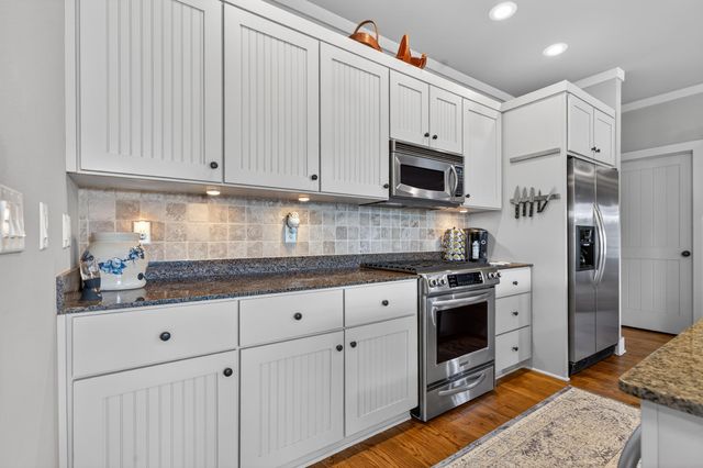 2113 Mill Pond Circle, Grove, OK 74344