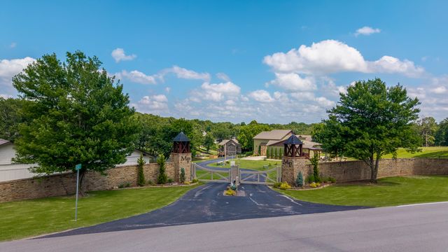 2113 Mill Pond Circle, Grove, OK 74344